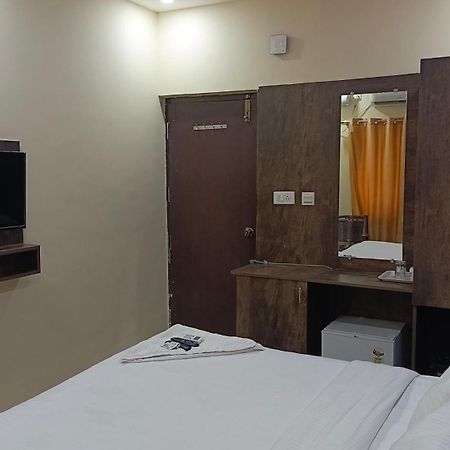 Pph Royal Gs Comforts Opp Mall Of Asia Bangalore Exterior photo