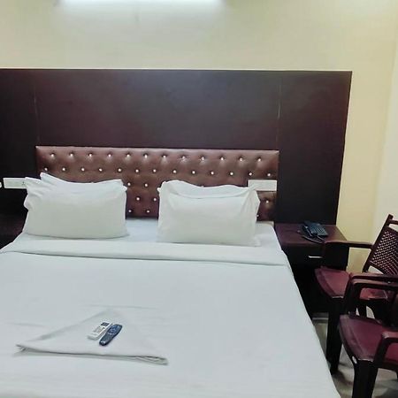 Pph Royal Gs Comforts Opp Mall Of Asia Bangalore Exterior photo