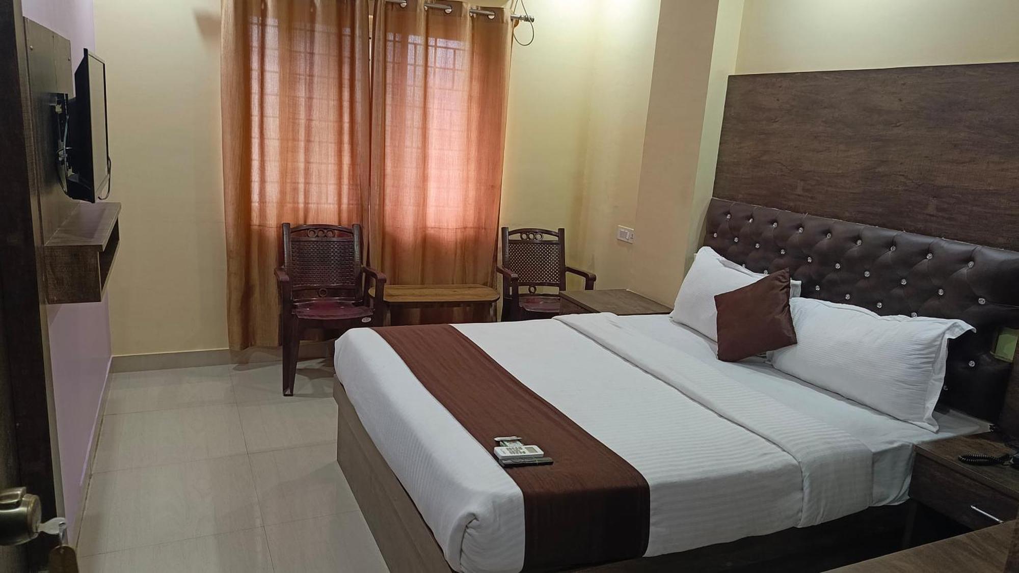 Pph Royal Gs Comforts Opp Mall Of Asia Bangalore Exterior photo