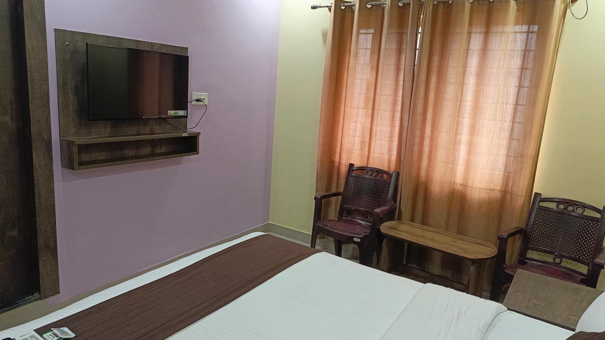 Pph Royal Gs Comforts Opp Mall Of Asia Bangalore Exterior photo